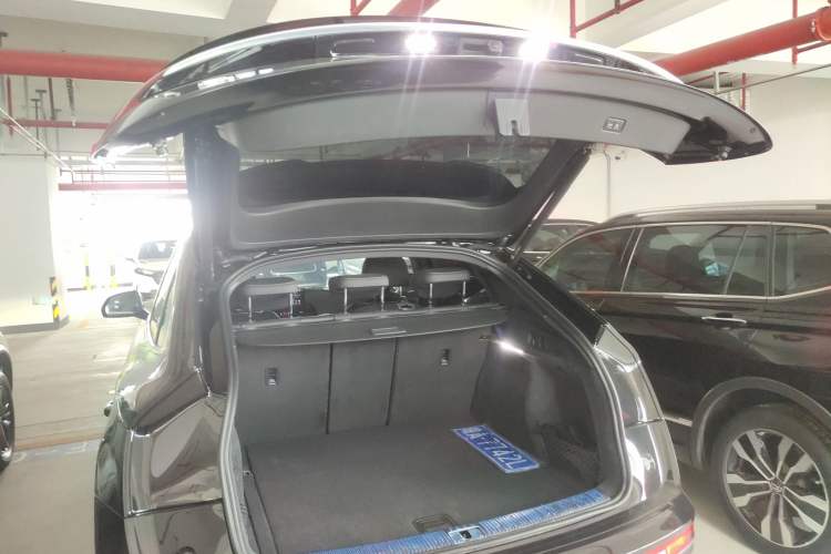 Used Audi Q5L Sportback 2021 40 TFSI Luxury Edition Trunk