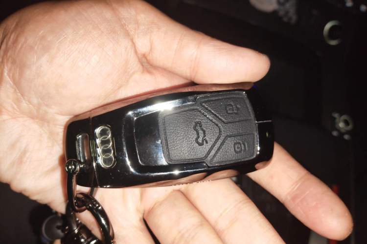 Used Audi Q5L Sportback 2021 40 TFSI Fashion Model Vehicle Key