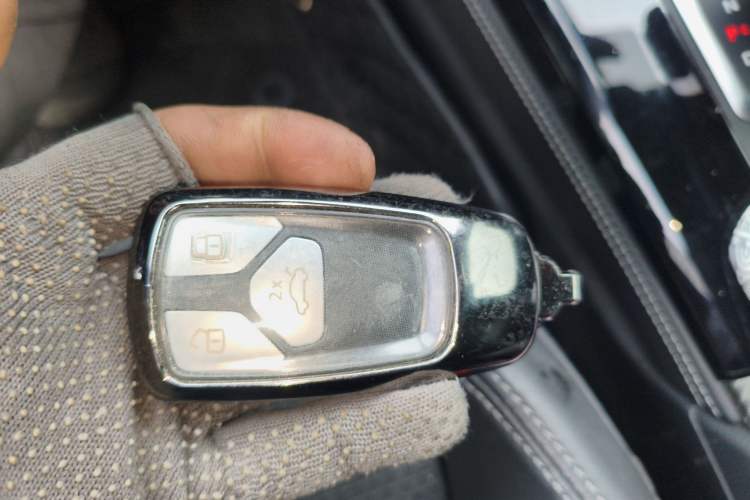 Used Audi Q5L Sportback 2021 45 TFSI Luxury Edition Vehicle Key
