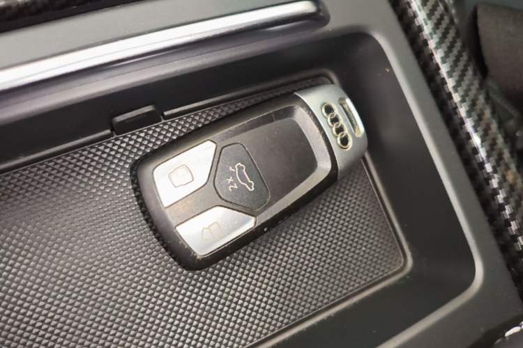 Used Audi Q5L Sportback 2021 40 TFSI Fashion Model Vehicle Key