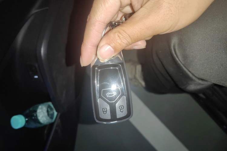 Used Audi Q5L Sportback 2021 40 TFSI Fashion Model Vehicle Key