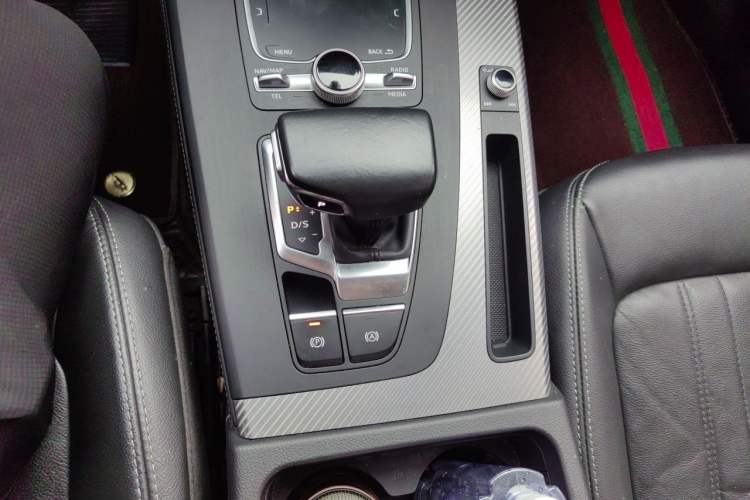 Used Audi Q5L Sportback 2021 40 TFSI Enjoy Life Edition Gear Lever