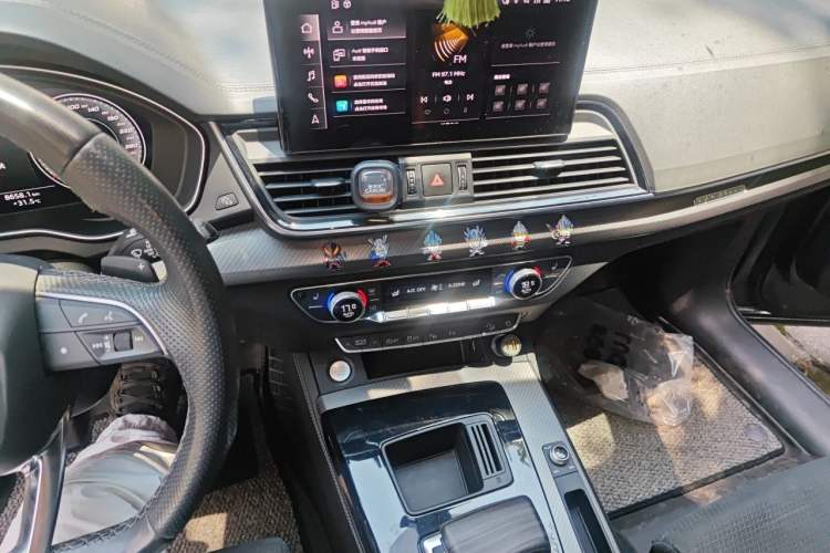 Used Audi Q5L Sportback 2021 45 TFSI Luxury Edition Audio And AC Panel