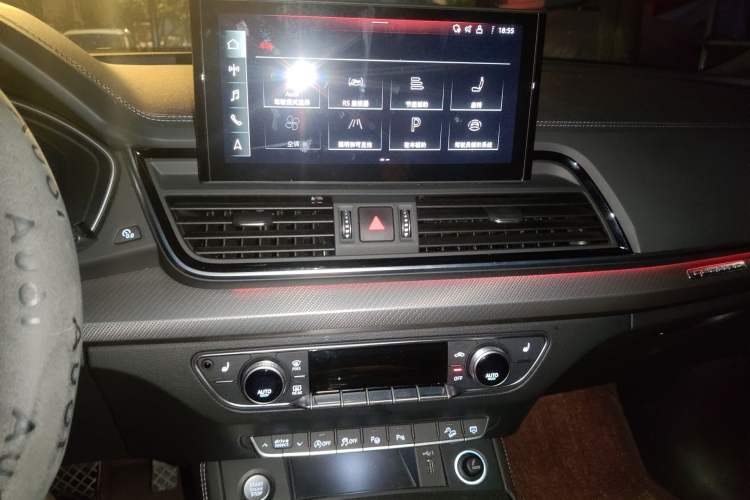 Used Audi Q5L Sportback 2021 40 TFSI Luxury Edition Audio And AC Panel