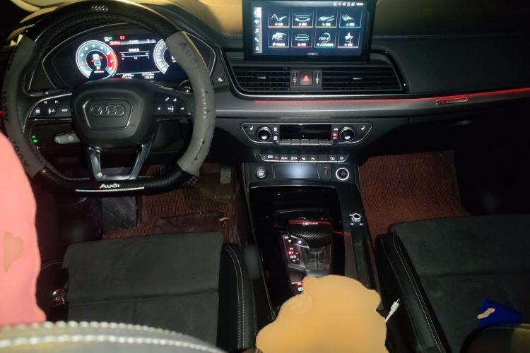 Used Audi Q5L Sportback 2021 40 TFSI Luxury Edition Center Console