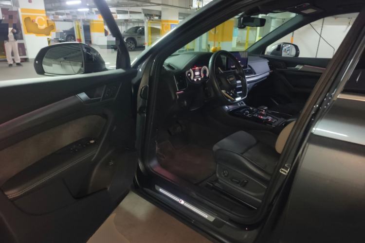 Used Audi Q5L Sportback 2021 40 TFSI Luxury Edition Driver Seat