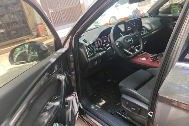 Used Audi Q5L Sportback 2021 40 TFSI Luxury Edition Driver Seat