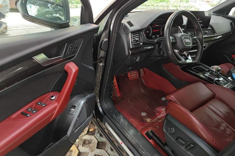 Used Audi Q5L Sportback 2021 40 TFSI Enjoy Life Edition Driver Seat
