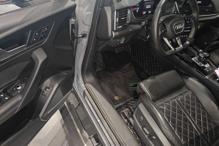 Used Audi Q5L Sportback 2021 40 TFSI Launch Special Edition Driver Seat