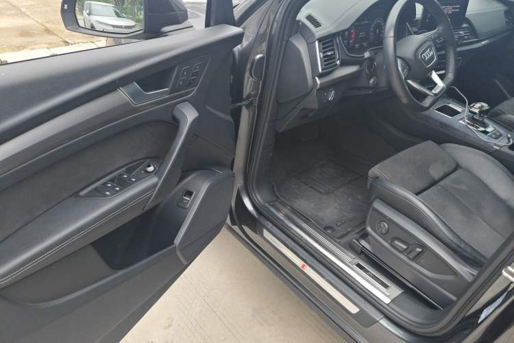 Used Audi Q5L Sportback 2021 40 TFSI Luxury Edition Driver Seat