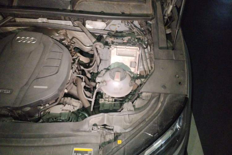 Used Audi Q5L Sportback 2021 40 TFSI Fashion Model Engine Bay Left