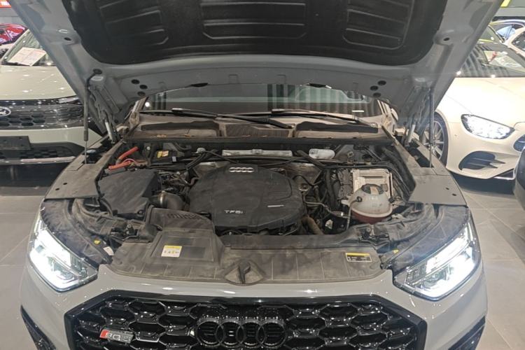 Used Audi Q5L Sportback 2021 40 TFSI Launch Special Edition Engine Bay