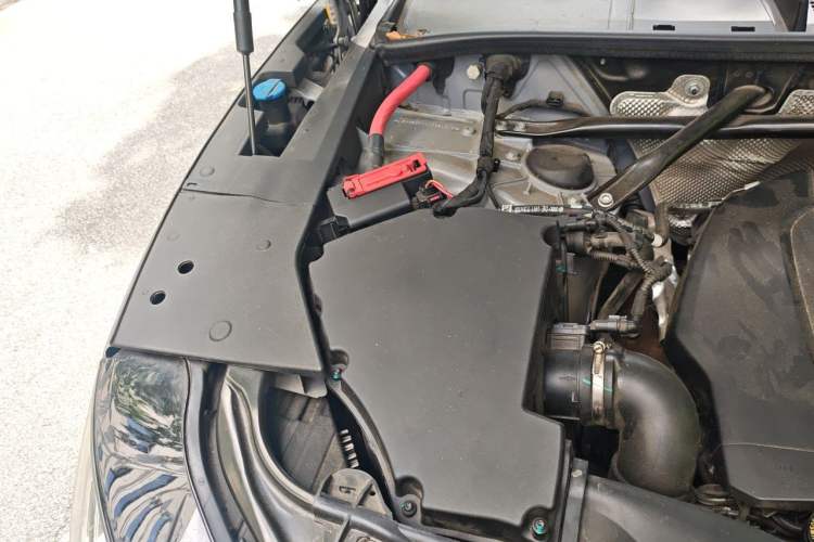 Used Audi Q5L Sportback 2021 40 TFSI Luxury Edition Engine Bay Right