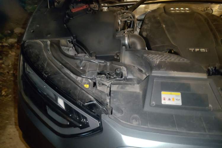 Used Audi Q5L Sportback 2021 40 TFSI Luxury Edition Engine Bay Right