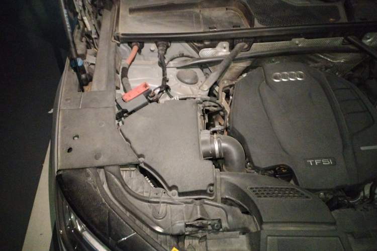 Used Audi Q5L Sportback 2021 40 TFSI Fashion Model Engine Bay Right