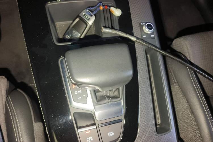 Used Audi Q5L Sportback 2021 40 TFSI Luxury Edition Gear Lever