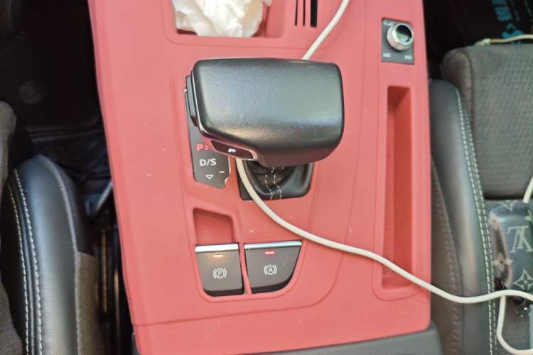 Used Audi Q5L Sportback 2021 40 TFSI Luxury Edition Gear Lever