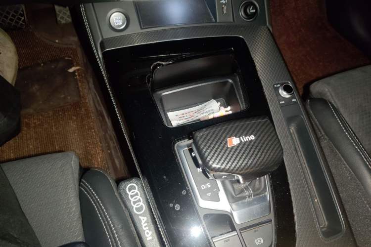 Used Audi Q5L Sportback 2021 40 TFSI Luxury Edition Gear Lever