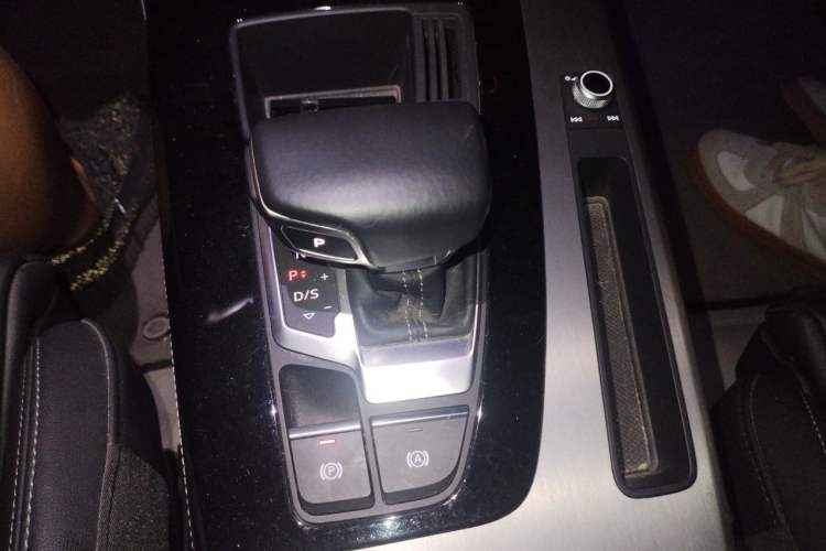 Used Audi Q5L Sportback 2021 40 TFSI Fashion Model Gear Lever