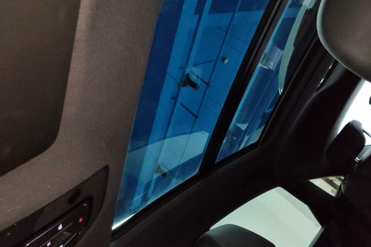 Used Audi Q5L Sportback 2021 40 TFSI Launch Special Edition Headliner