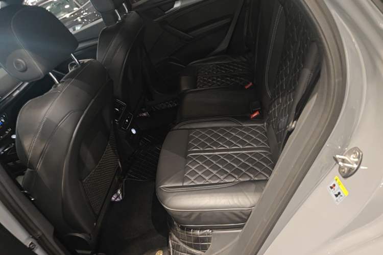 Used Audi Q5L Sportback 2021 40 TFSI Launch Special Edition Left Rear Seat