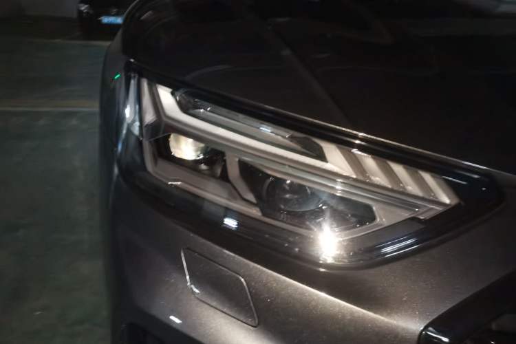 Used Audi Q5L Sportback 2021 45 TFSI Luxury Edition Right Front Headlight