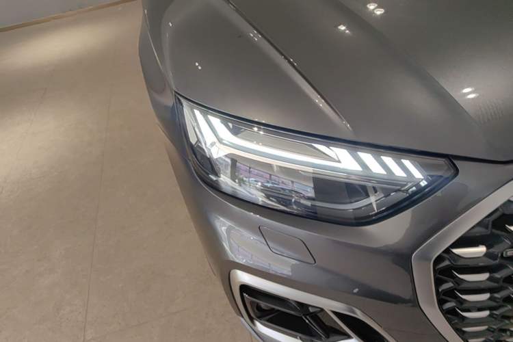 Used Audi Q5L Sportback 2021 45 TFSI Luxury Edition Right Front Headlight