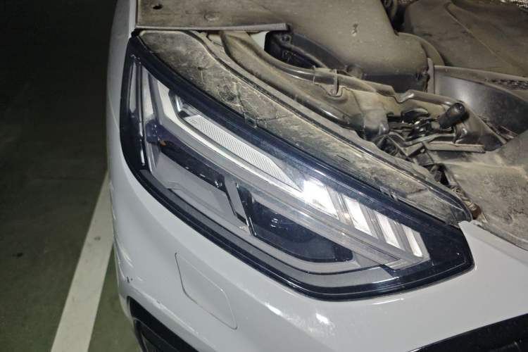 Used Audi Q5L Sportback 2021 45 TFSI Luxury Edition Right Front Headlight