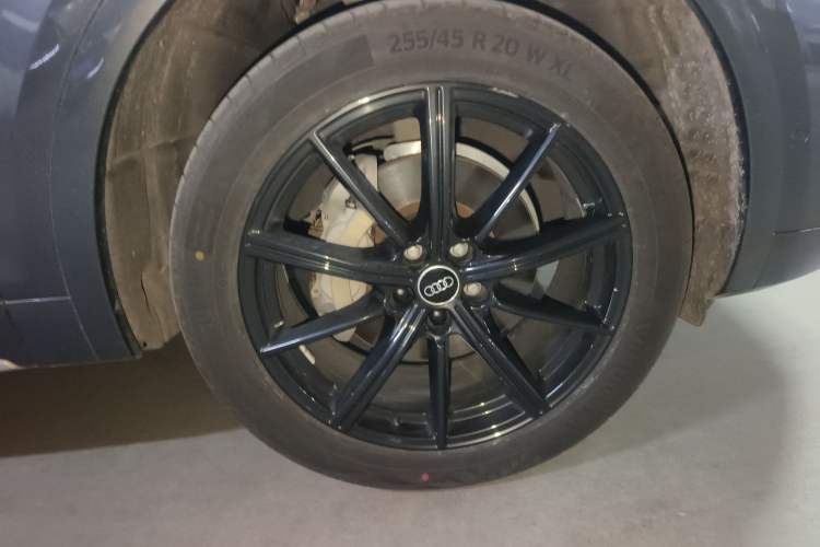 Used Audi Q5L Sportback 2021 40 TFSI Luxury Edition Right Front Wheel Hub
