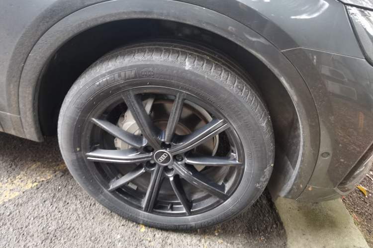 Used Audi Q5L Sportback 2021 40 TFSI Enjoy Life Edition Right Front Wheel Hub