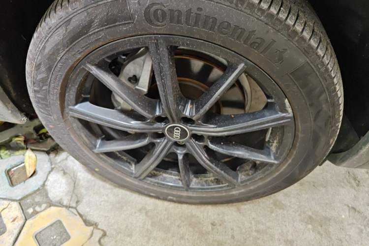 Used Audi Q5L Sportback 2021 40 TFSI Enjoy Life Edition Right Front Wheel Hub