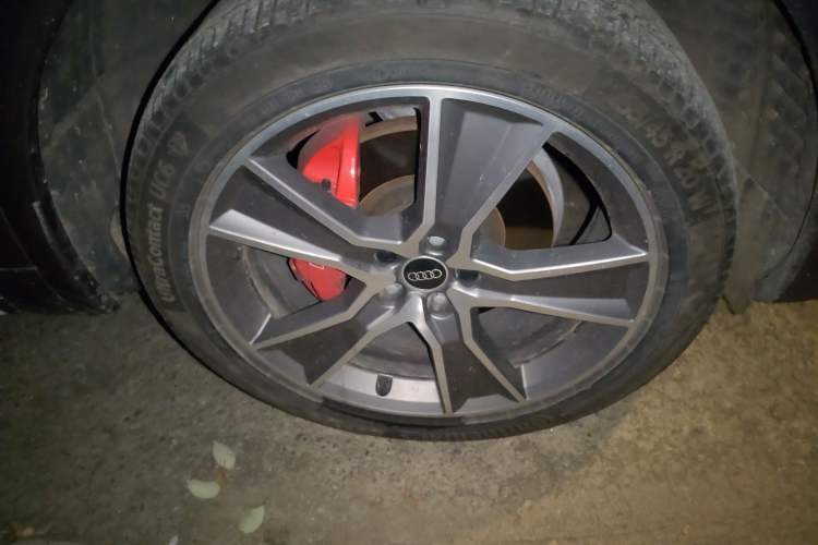 Used Audi Q5L Sportback 2021 40 TFSI Luxury Edition Right Front Wheel Hub