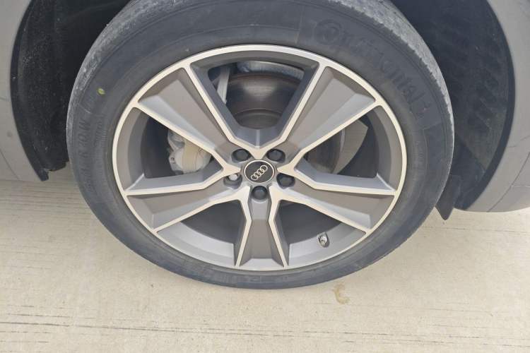 Used Audi Q5L Sportback 2021 40 TFSI Luxury Edition Right Front Wheel Hub
