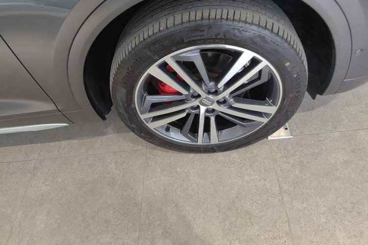 Used Audi Q5L Sportback 2021 45 TFSI Luxury Edition Right Front Wheel Hub