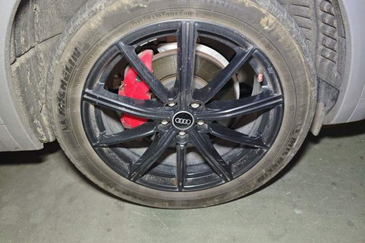 Used Audi Q5L Sportback 2021 45 TFSI Luxury Edition Right Front Wheel Hub