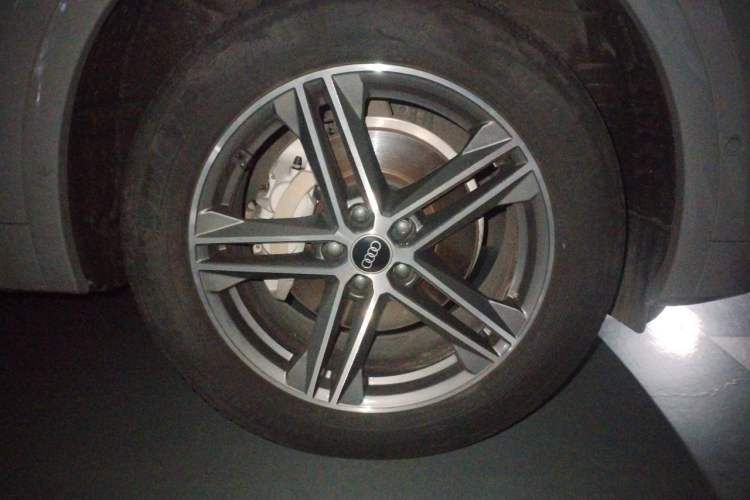 Used Audi Q5L Sportback 2021 40 TFSI Fashion Model Right Front Wheel Hub
