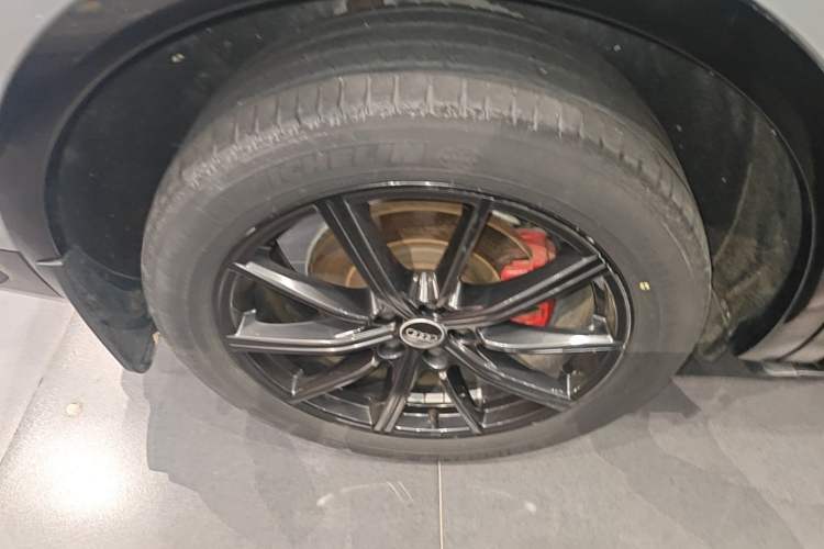Used Audi Q5L Sportback 2021 40 TFSI Launch Special Edition Right Rear Wheel Hub