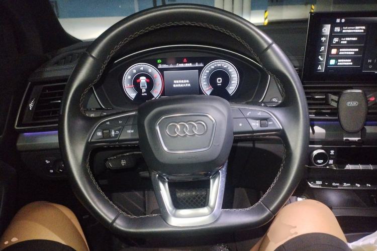 Used Audi Q5L Sportback 2021 40 TFSI Fashion Model Steering Wheel