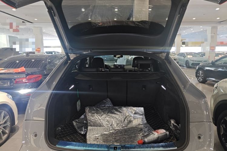 Used Audi Q5L Sportback 2021 40 TFSI Launch Special Edition Trunk