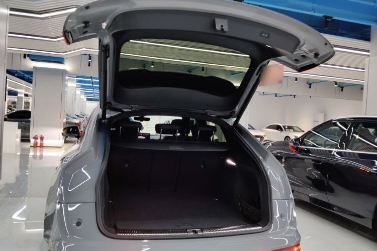 Used Audi Q5L Sportback 2021 40 TFSI Launch Special Edition Trunk