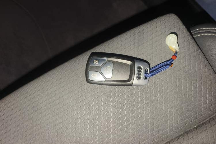 Used Audi Q5L Sportback 2021 40 TFSI Luxury Edition Vehicle Key