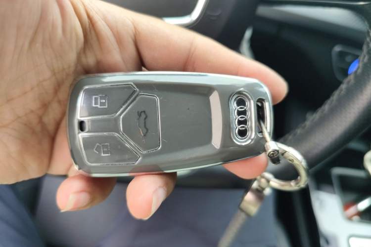 Used Audi Q5L Sportback 2021 45 TFSI Luxury Edition Vehicle Key