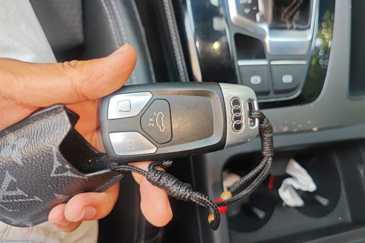 Used Audi Q5L Sportback 2021 45 TFSI Luxury Edition Vehicle Key