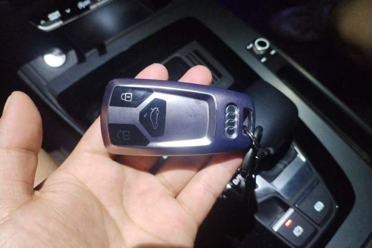 Used Audi Q5L Sportback 2021 40 TFSI Fashion Model Vehicle Key