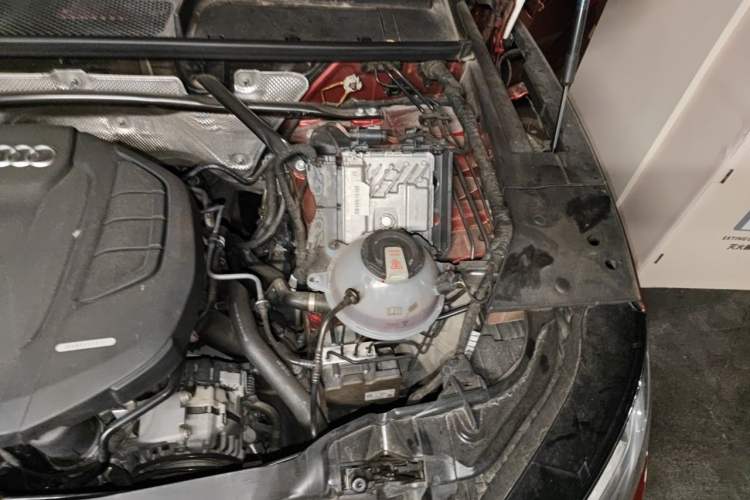 Used Audi Q5L Sportback 2021 45 TFSI Luxury Edition Engine Bay Left