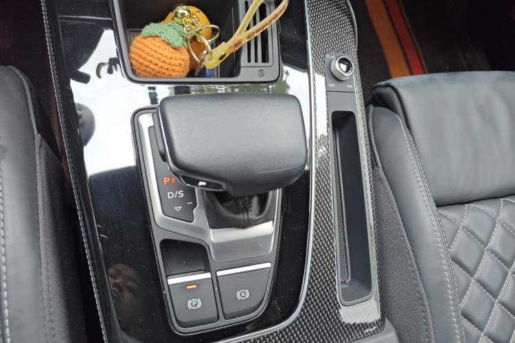 Used Audi Q5L Sportback 2021 45 TFSI Prestige Edition Gear Lever