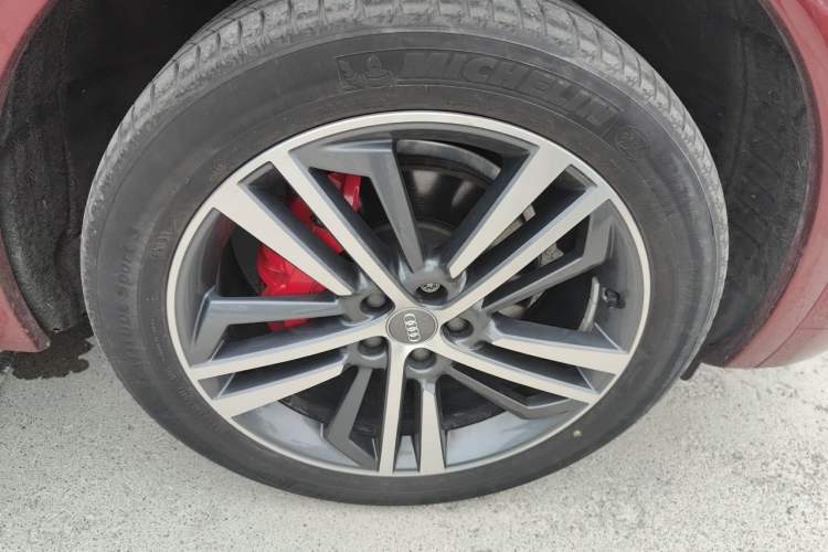 Used Audi Q5L Sportback 2021 45 TFSI Luxury Edition Right Front Wheel Hub