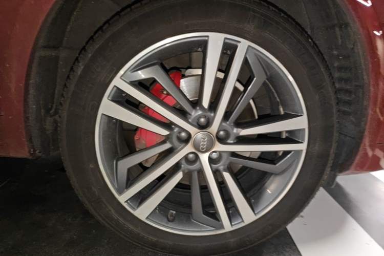 Used Audi Q5L Sportback 2021 45 TFSI Luxury Edition Right Front Wheel Hub