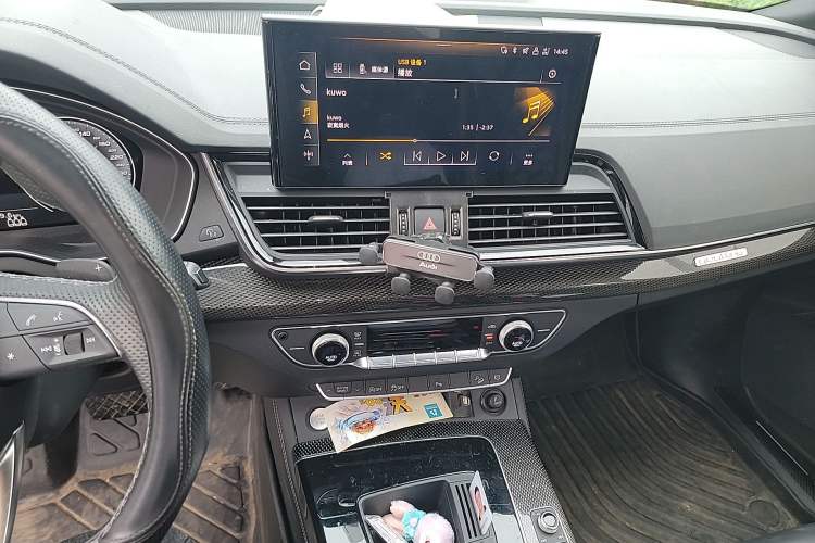 Used Audi Q5L Sportback 2021 40 TFSI Fashion Model Audio And AC Panel