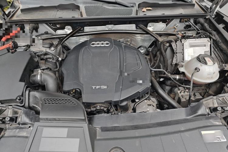Used Audi Q5L Sportback 2021 40 TFSI Fashion Model Engine Bay